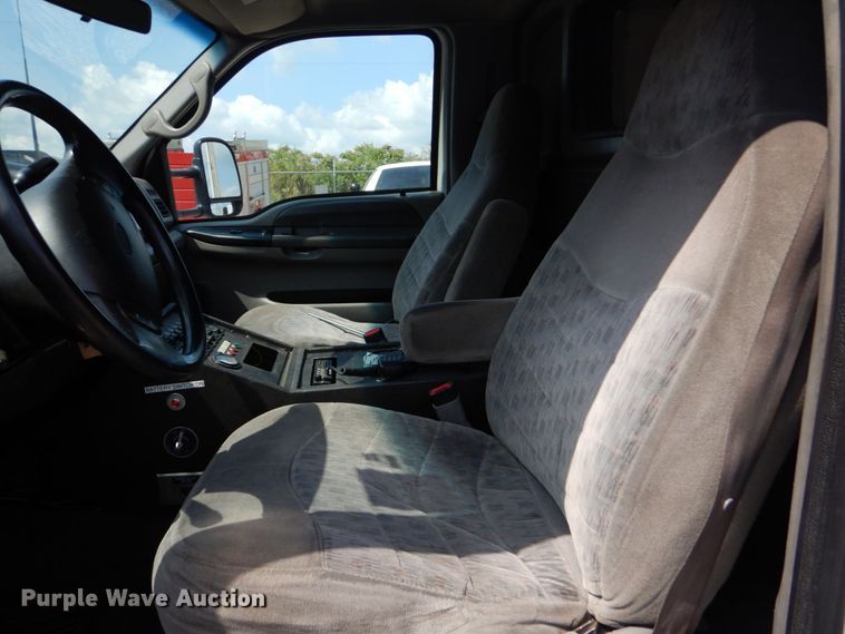 image for item DO1568 2000 Ford F350 Super Duty  ambulance