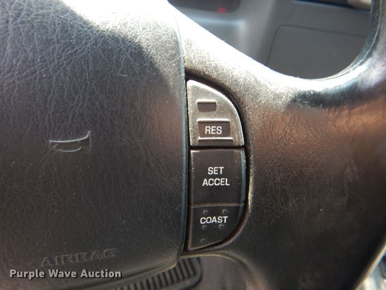 image for item DO1568 2000 Ford F350 Super Duty  ambulance