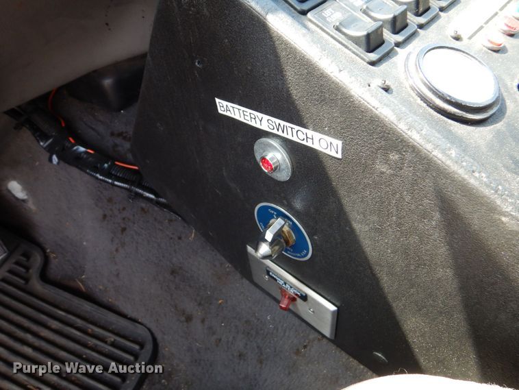 image for item DO1568 2000 Ford F350 Super Duty  ambulance