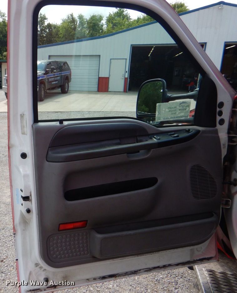 image for item DO1568 2000 Ford F350 Super Duty  ambulance