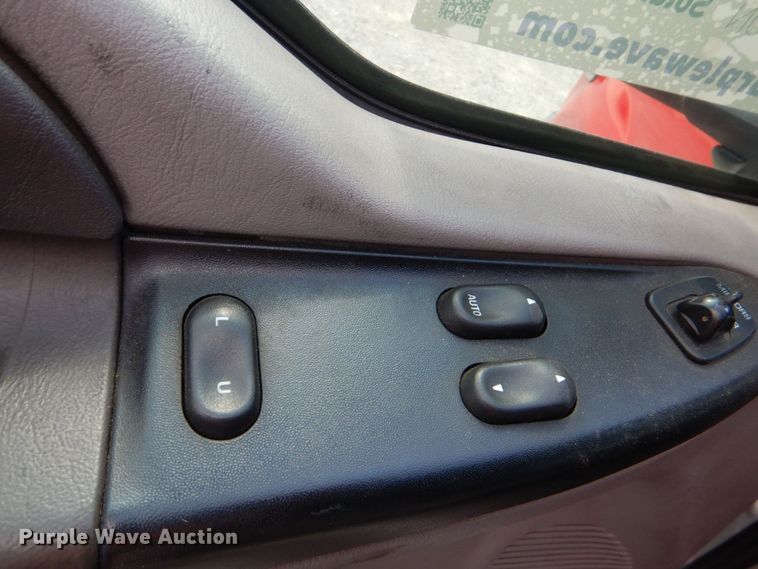 image for item DO1568 2000 Ford F350 Super Duty  ambulance