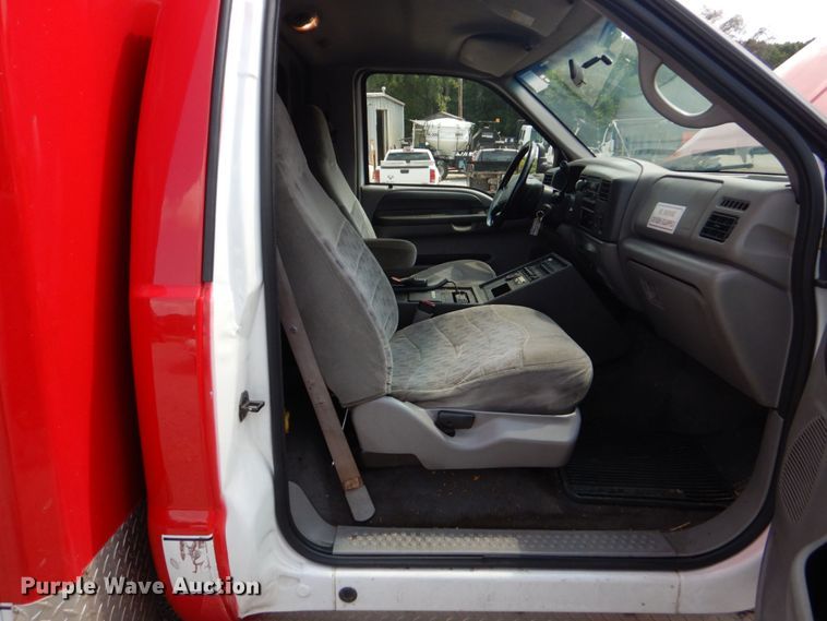 image for item DO1568 2000 Ford F350 Super Duty  ambulance