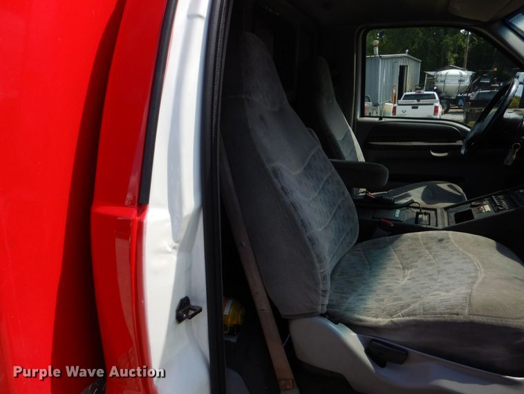 image for item DO1568 2000 Ford F350 Super Duty  ambulance