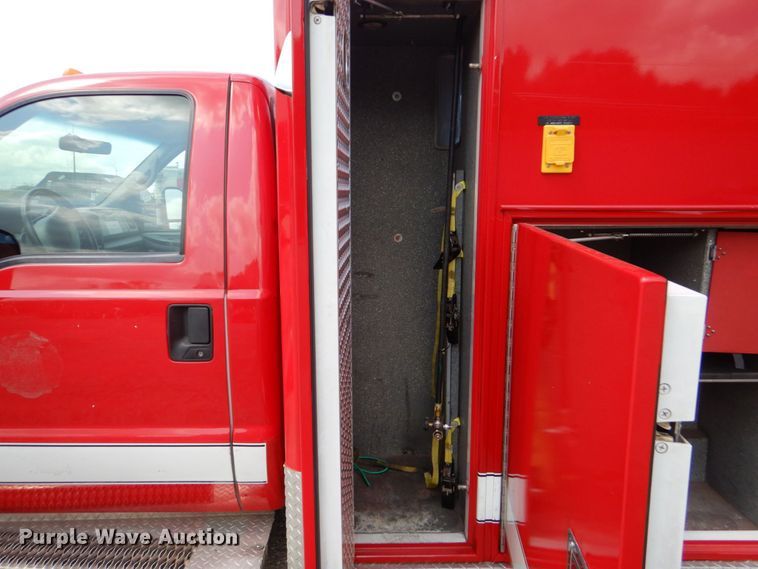 image for item DO1568 2000 Ford F350 Super Duty  ambulance