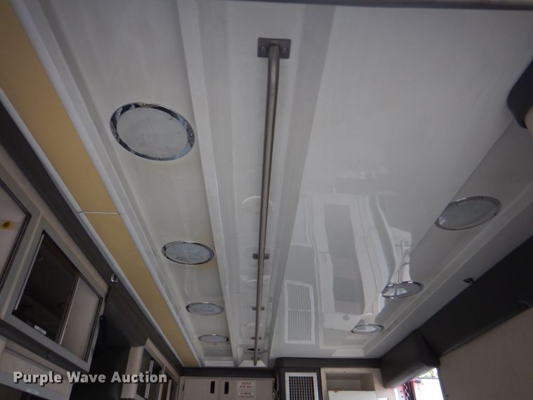 image for item DO1568 2000 Ford F350 Super Duty  ambulance