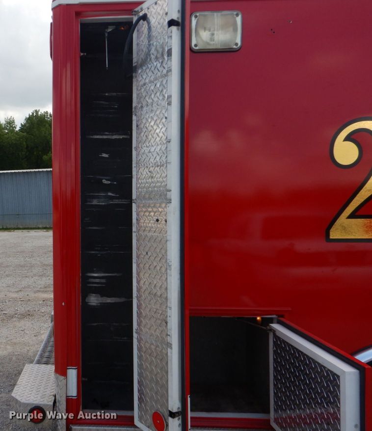 image for item DO1568 2000 Ford F350 Super Duty  ambulance