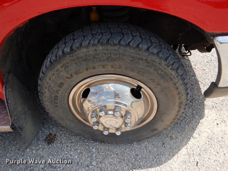 image for item DO1568 2000 Ford F350 Super Duty  ambulance