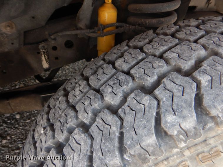 image for item DO1568 2000 Ford F350 Super Duty  ambulance