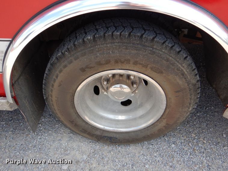 image for item DO1568 2000 Ford F350 Super Duty  ambulance