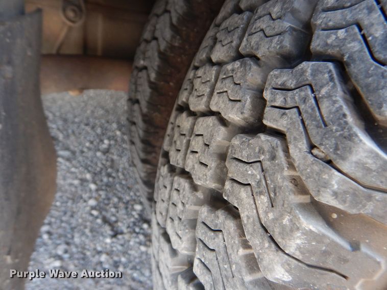 image for item DO1568 2000 Ford F350 Super Duty  ambulance