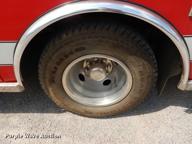 image for item DO1568 2000 Ford F350 Super Duty  ambulance