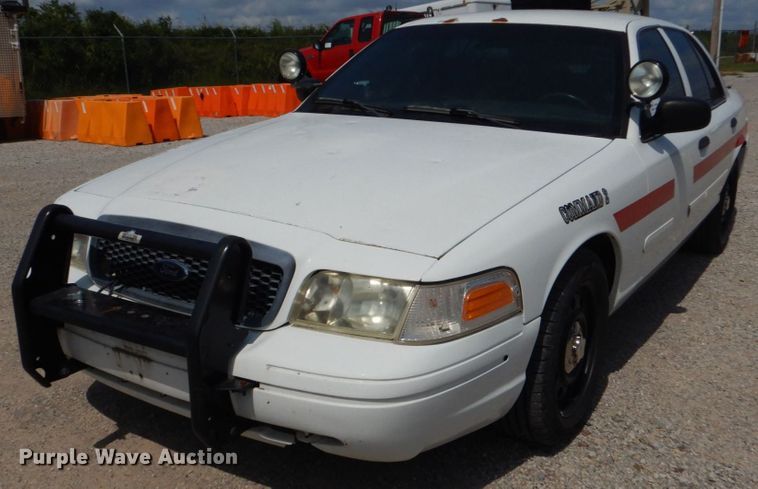 image for item DO1569 2006 Ford Crown Victoria Police Interceptor