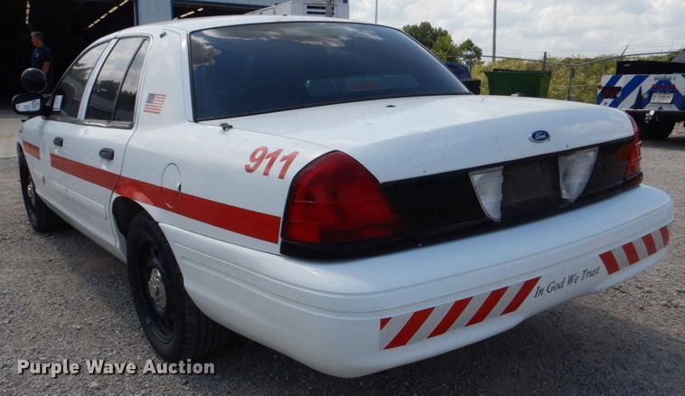 image for item DO1569 2006 Ford Crown Victoria Police Interceptor