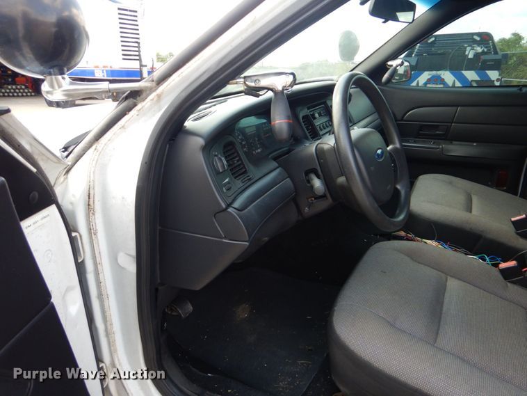 image for item DO1569 2006 Ford Crown Victoria Police Interceptor