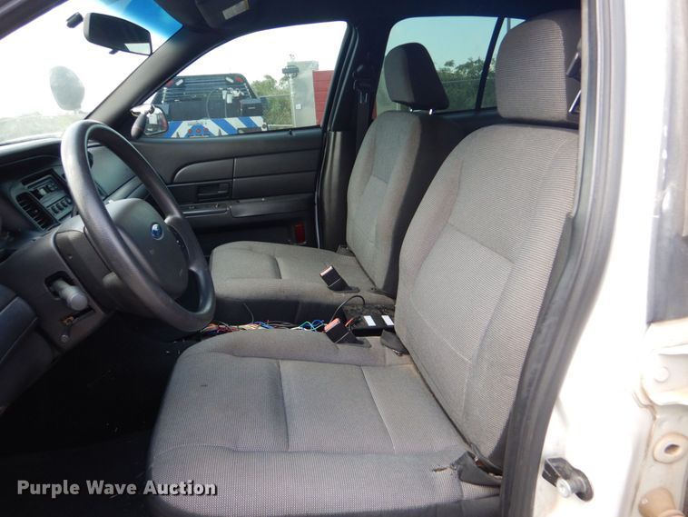 image for item DO1569 2006 Ford Crown Victoria Police Interceptor