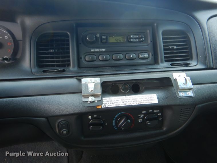 image for item DO1569 2006 Ford Crown Victoria Police Interceptor