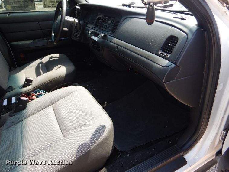 image for item DO1569 2006 Ford Crown Victoria Police Interceptor
