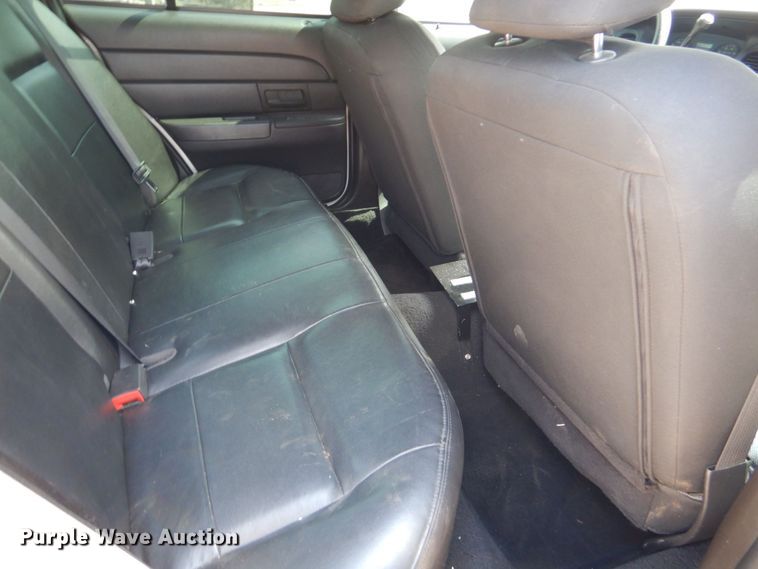image for item DO1569 2006 Ford Crown Victoria Police Interceptor
