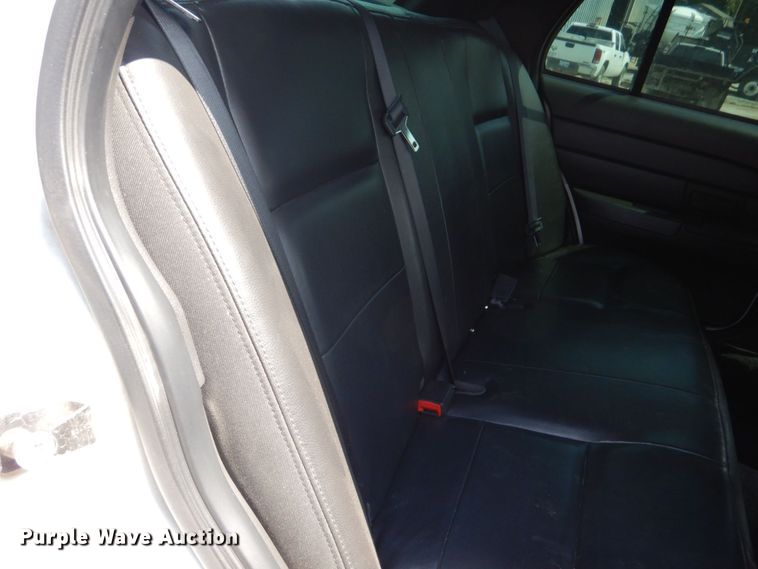 image for item DO1569 2006 Ford Crown Victoria Police Interceptor