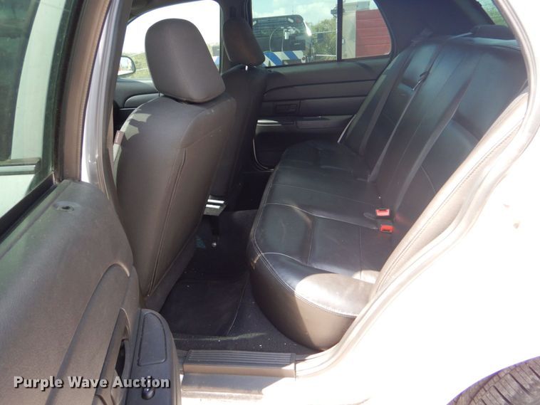 image for item DO1569 2006 Ford Crown Victoria Police Interceptor