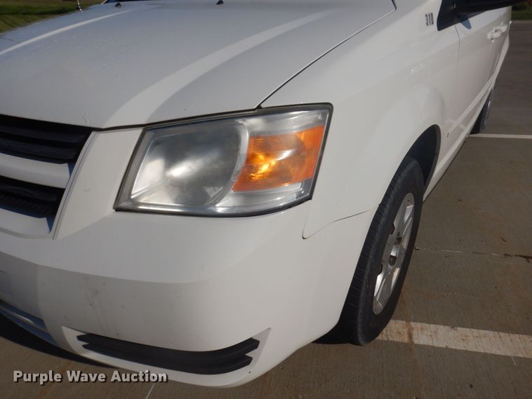 image for item DP0325 2010 Dodge Grand Caravan SE  van