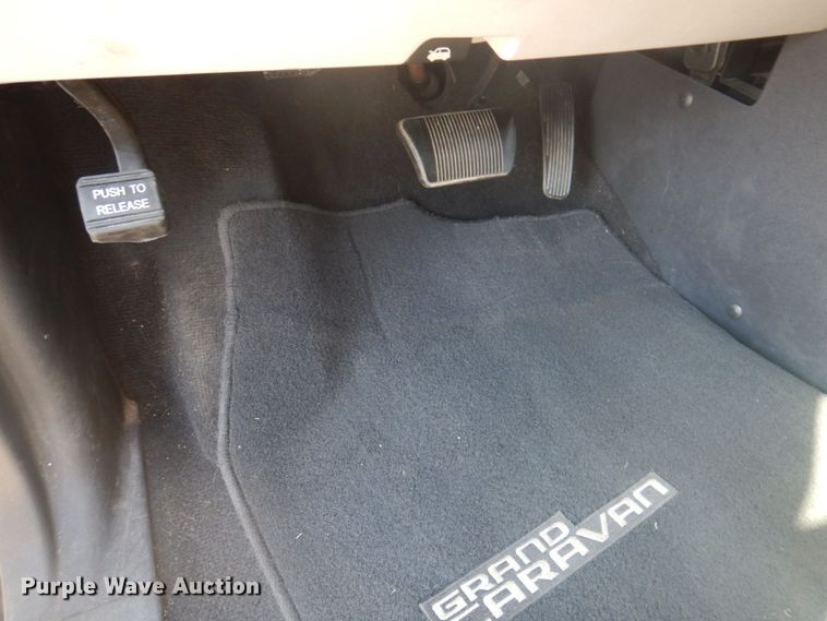 image for item DP0325 2010 Dodge Grand Caravan SE  van