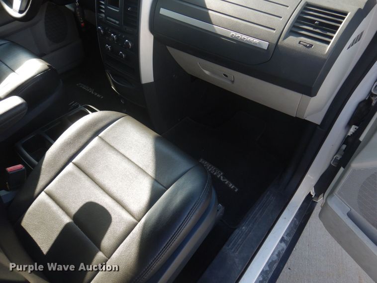 image for item DP0325 2010 Dodge Grand Caravan SE  van