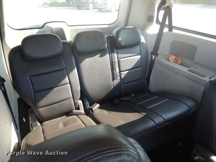 image for item DP0325 2010 Dodge Grand Caravan SE  van