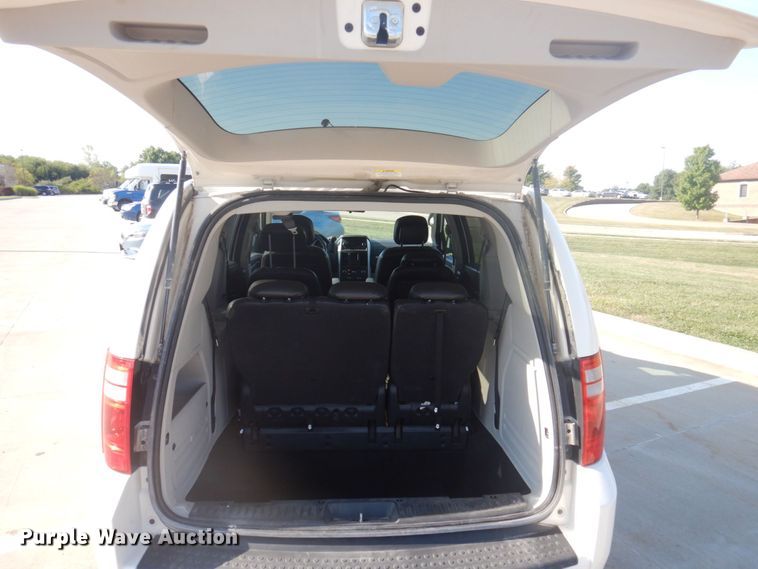 image for item DP0325 2010 Dodge Grand Caravan SE  van