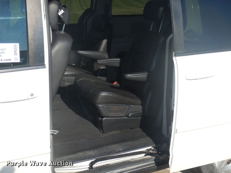 image for item DP0325 2010 Dodge Grand Caravan SE  van