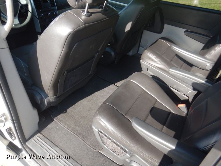 image for item DP0325 2010 Dodge Grand Caravan SE  van