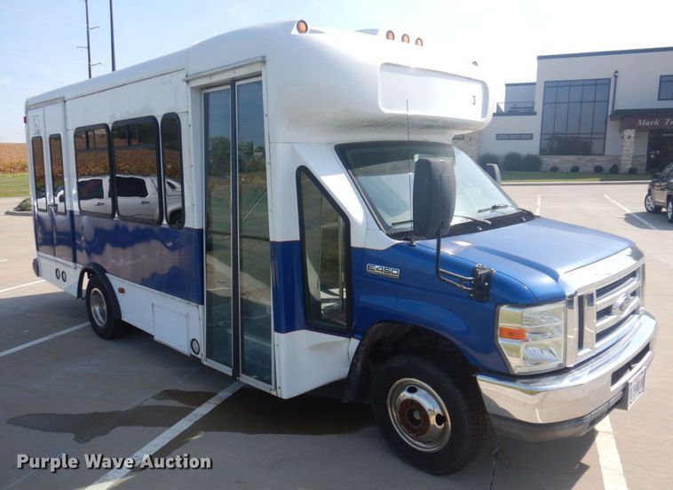 image for item DP0326 2008 Ford E450 Super Duty  shuttle bus