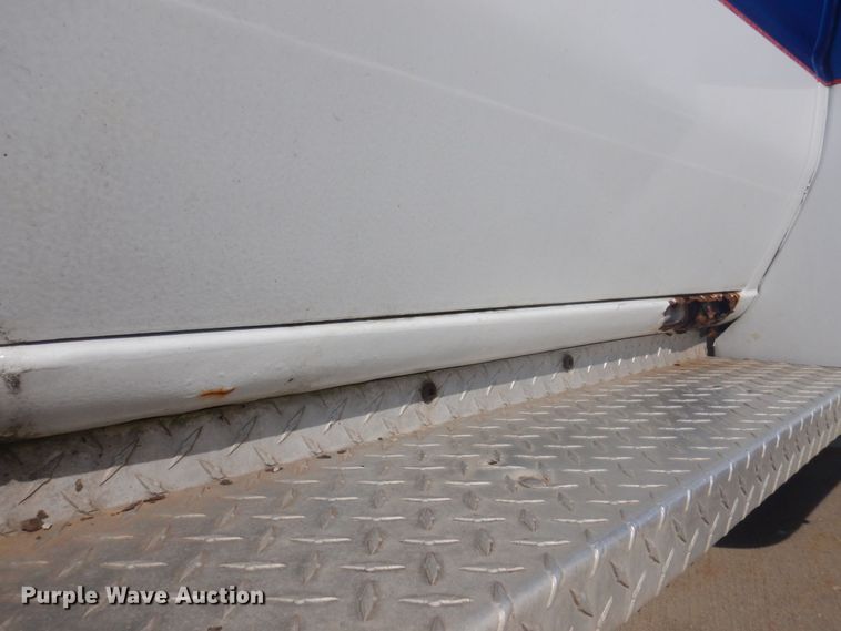 image for item DP0326 2008 Ford E450 Super Duty  shuttle bus