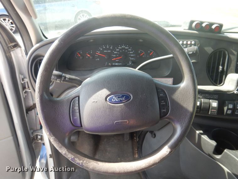 image for item DP0326 2008 Ford E450 Super Duty  shuttle bus