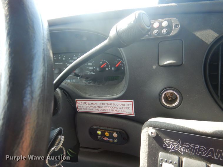 image for item DP0326 2008 Ford E450 Super Duty  shuttle bus