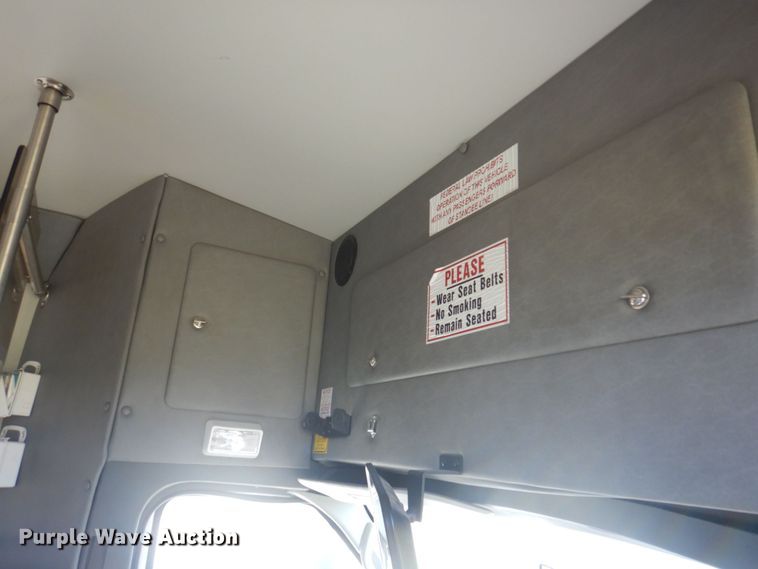 image for item DP0326 2008 Ford E450 Super Duty  shuttle bus