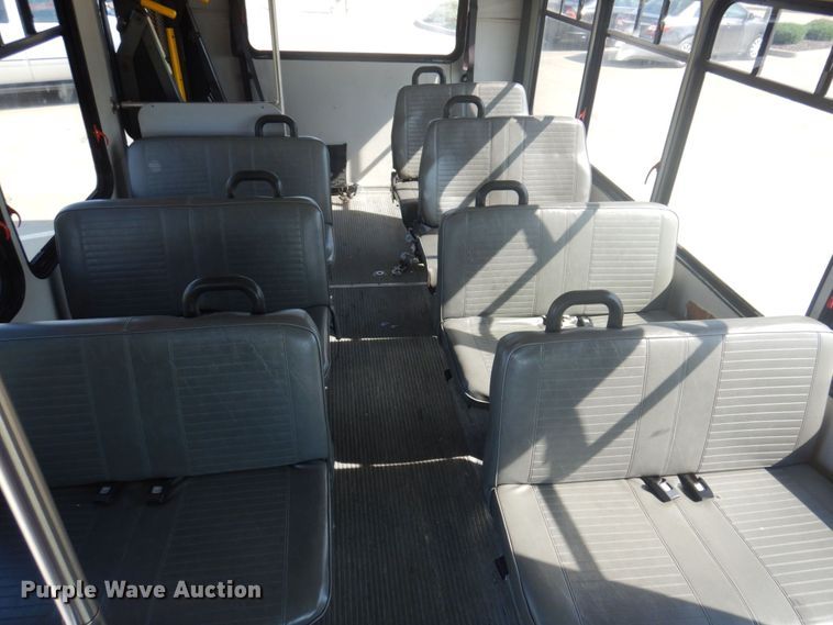 image for item DP0326 2008 Ford E450 Super Duty  shuttle bus