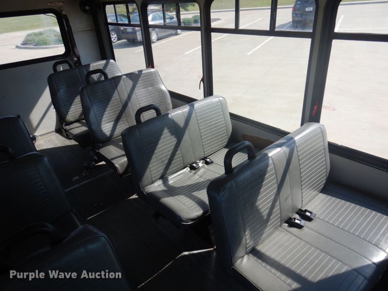 image for item DP0326 2008 Ford E450 Super Duty  shuttle bus