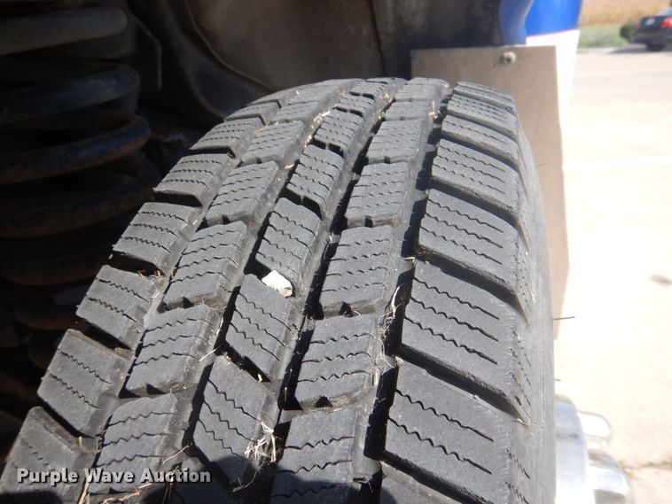 image for item DP0326 2008 Ford E450 Super Duty  shuttle bus