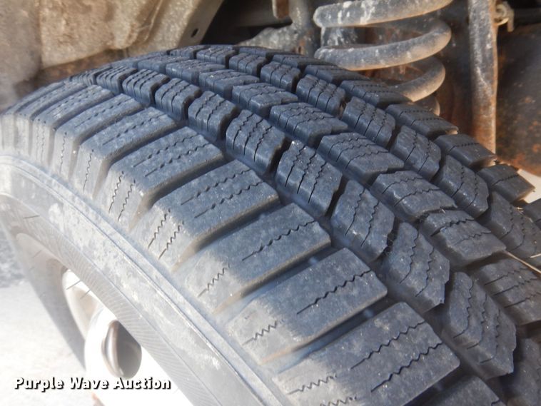 image for item DP0326 2008 Ford E450 Super Duty  shuttle bus