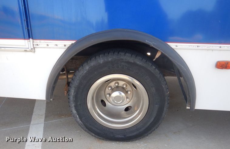 image for item DP0326 2008 Ford E450 Super Duty  shuttle bus