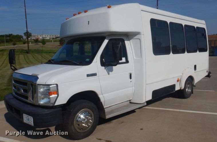 image for item DP0328 2011 Ford E450 Super Duty  shuttle bus
