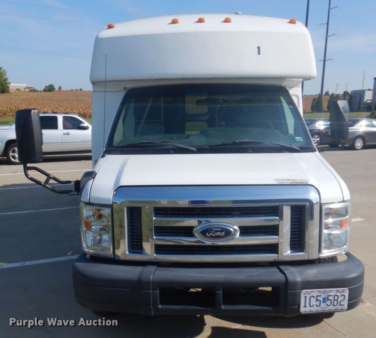 image for item DP0328 2011 Ford E450 Super Duty  shuttle bus