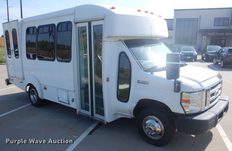 image for item DP0328 2011 Ford E450 Super Duty  shuttle bus