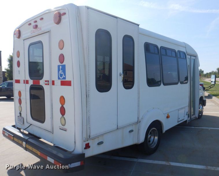 image for item DP0328 2011 Ford E450 Super Duty  shuttle bus