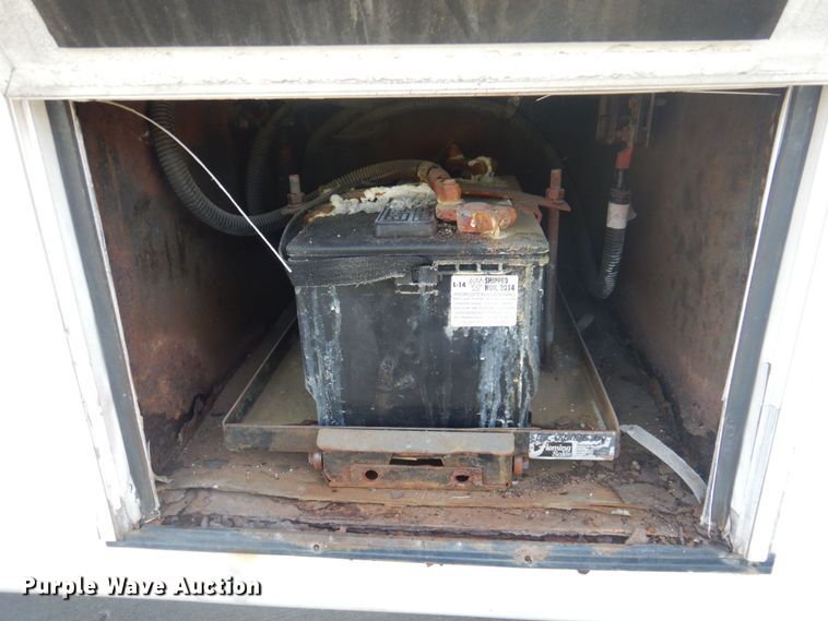 image for item DP0328 2011 Ford E450 Super Duty  shuttle bus