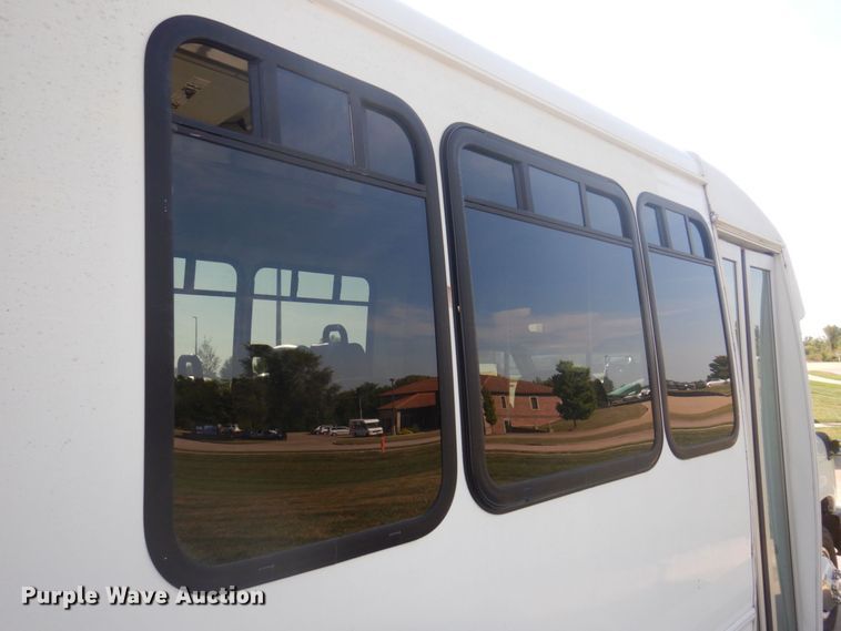 image for item DP0328 2011 Ford E450 Super Duty  shuttle bus