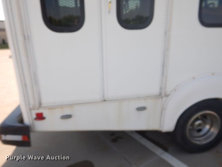 image for item DP0328 2011 Ford E450 Super Duty  shuttle bus