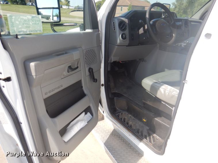 image for item DP0328 2011 Ford E450 Super Duty  shuttle bus