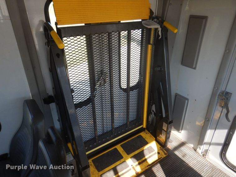 image for item DP0328 2011 Ford E450 Super Duty  shuttle bus